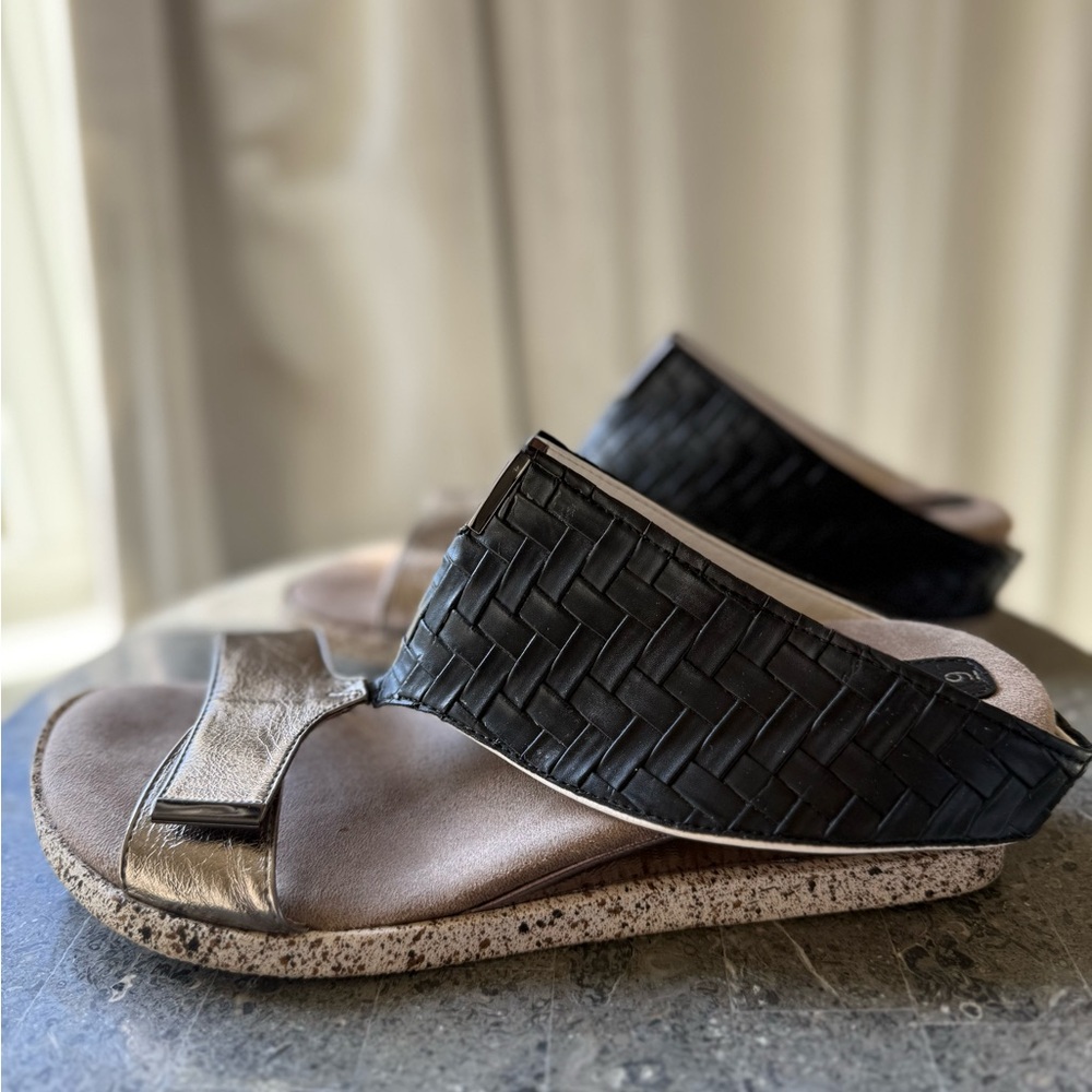 Modzori Reversible- Black,White and Gold Women's Sandals